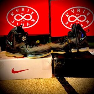 Nike LeBron 19
Black Anthracite Green Glow Men’s Size 12